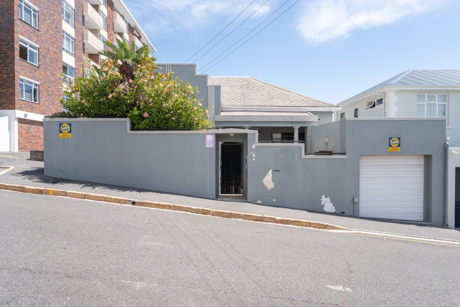 3 Bedroom Property for Sale in Sea Point Western Cape